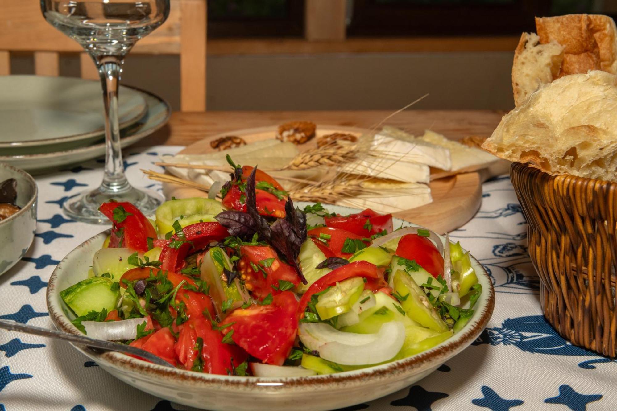 Alvani Inn K'vemo Alvani Екстериор снимка