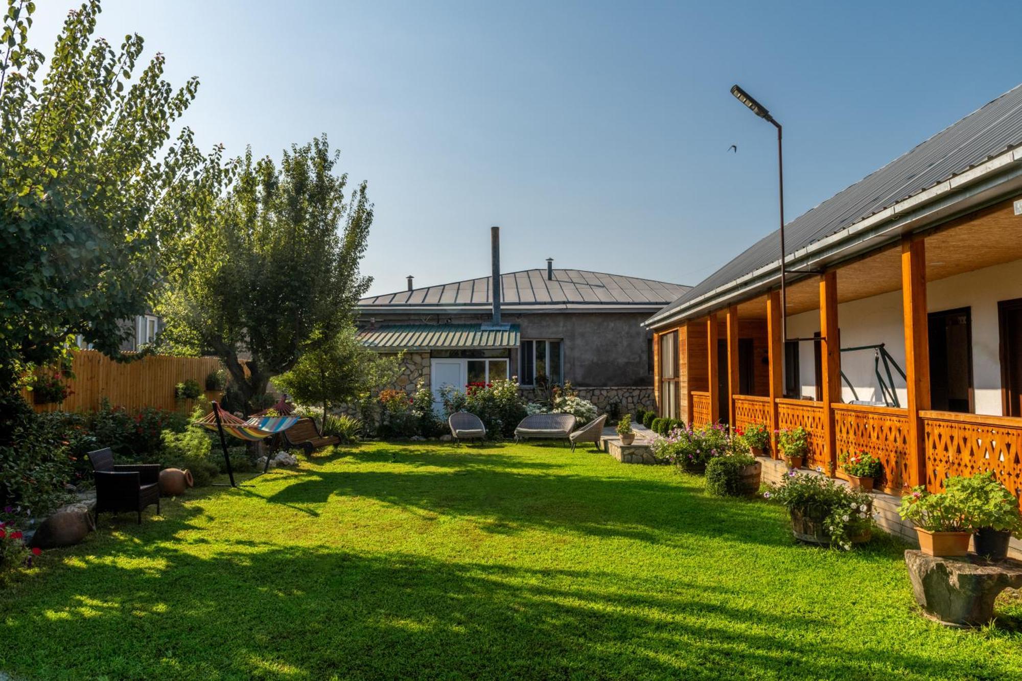 Alvani Inn K'vemo Alvani Екстериор снимка