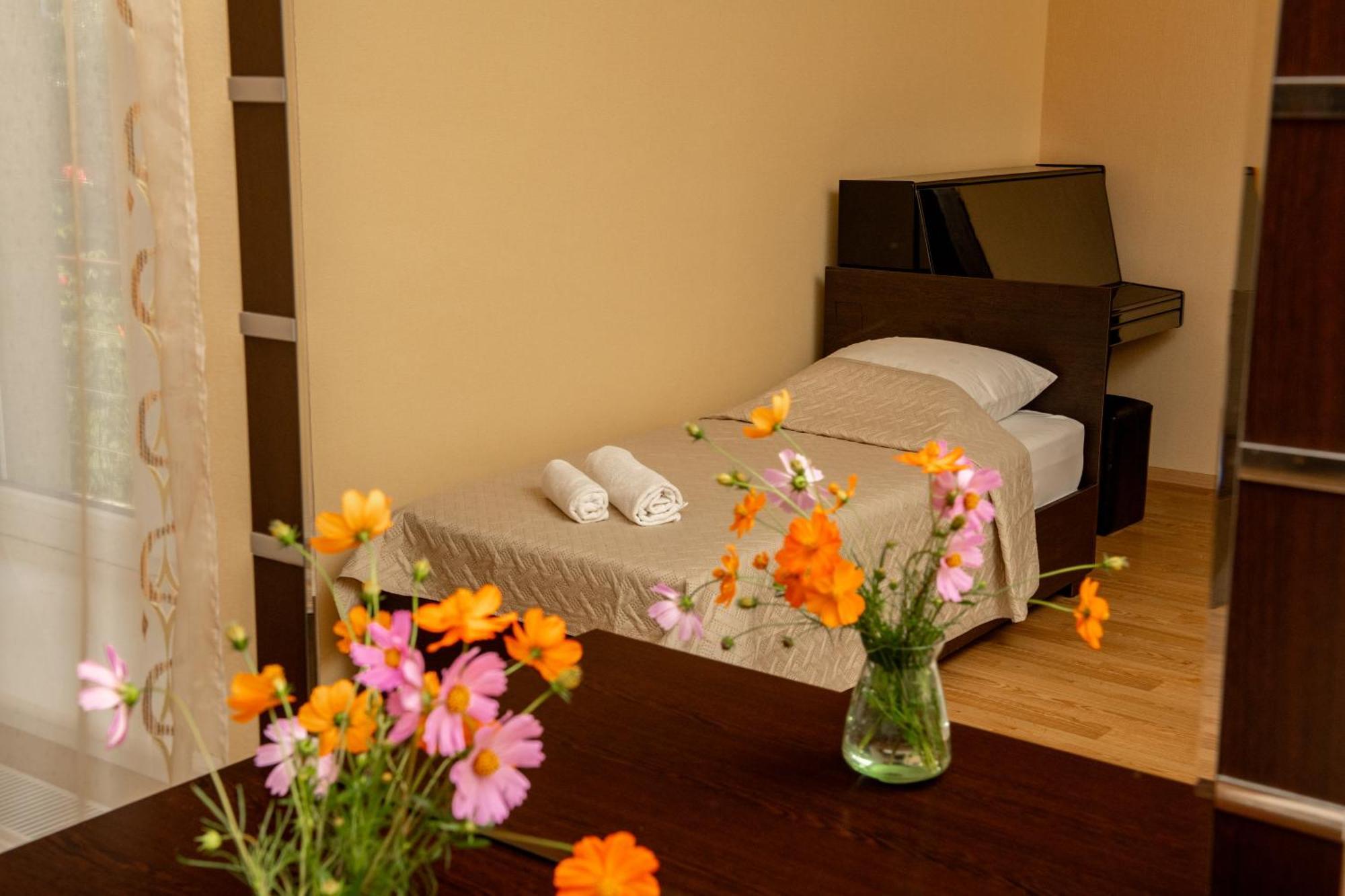 Alvani Inn K'vemo Alvani Екстериор снимка